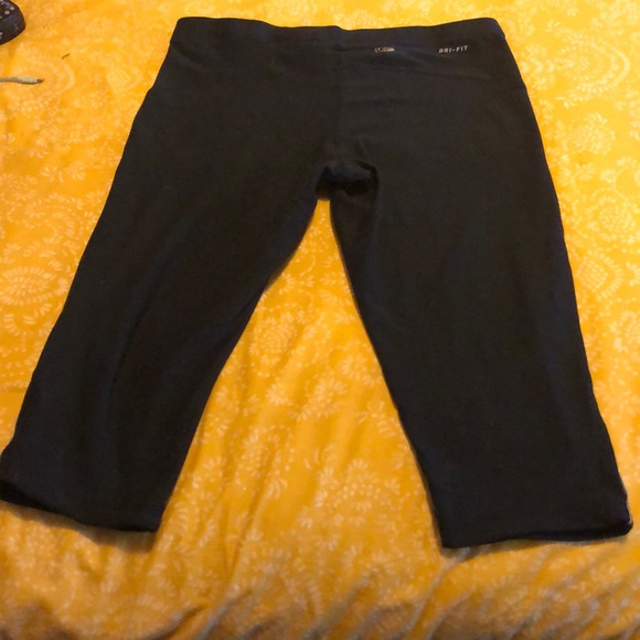EUC Dri-fit capris - Picture 4 of 4